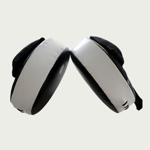 Round focus pads on side showng depth